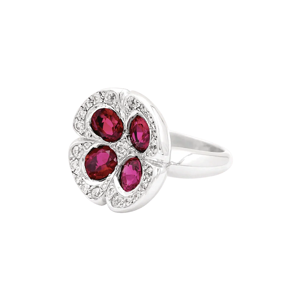 Bague Marguerite en or blanc, rubis et diamants - Image 3