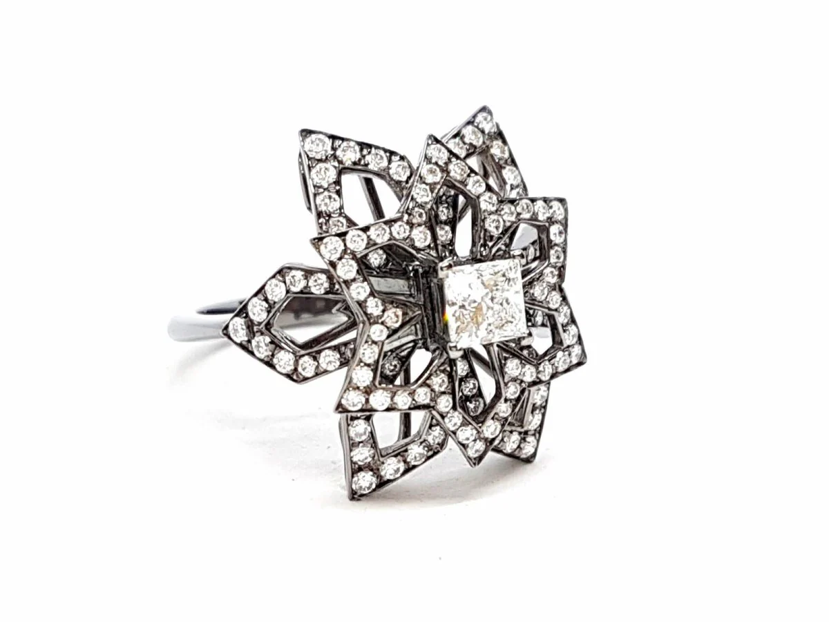 Bague Fleur Or noir Diamant - Image 17