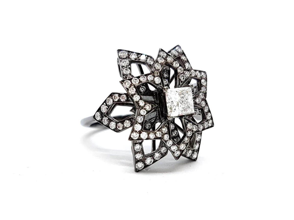 Bague Fleur Or noir Diamant - Image 4
