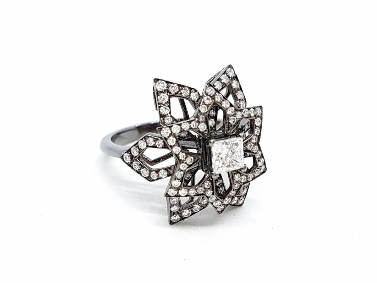 Bague Fleur Or noir Diamant - Image 5