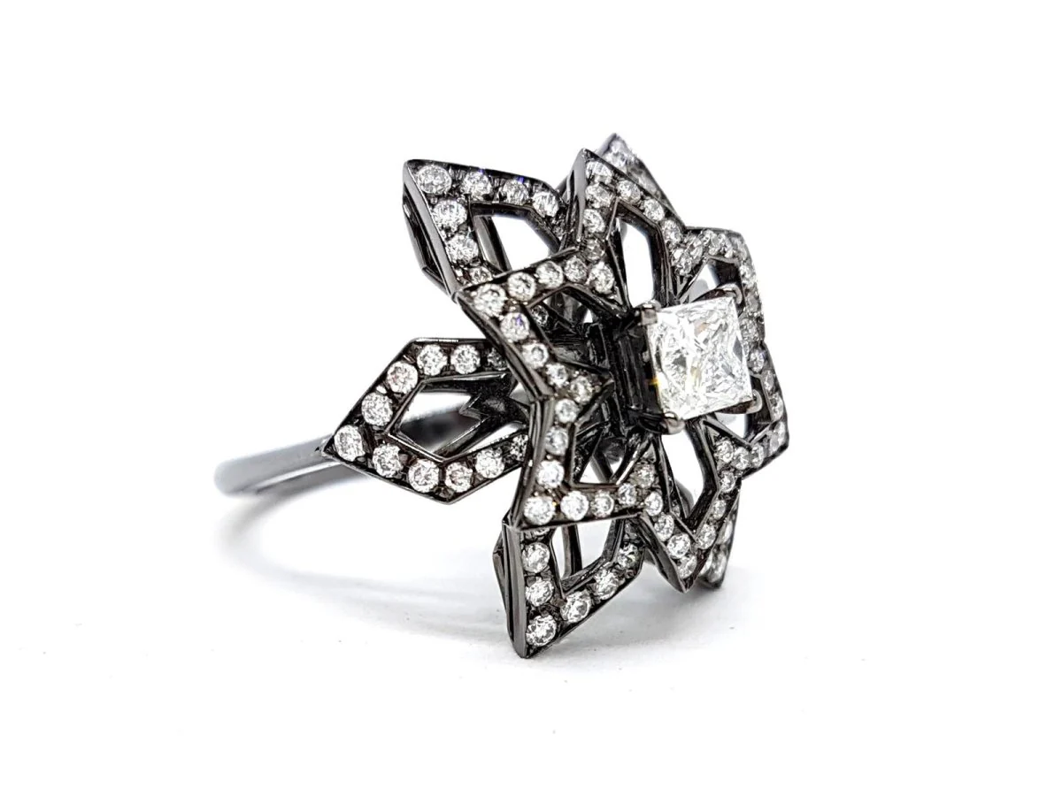 Bague Fleur Or noir Diamant - Image 7
