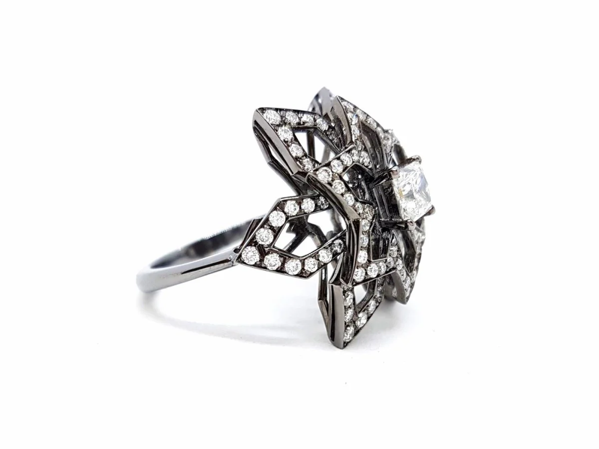 Bague Fleur Or noir Diamant - Image 8