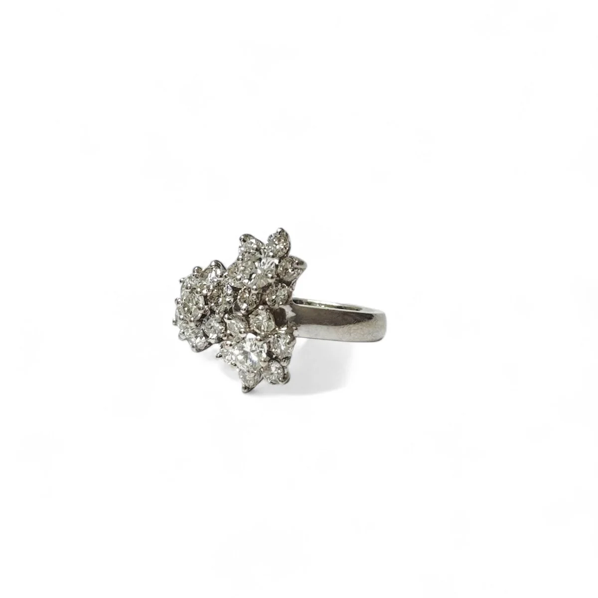 Bague "Fleurs" en or blanc et diamants - Image 3
