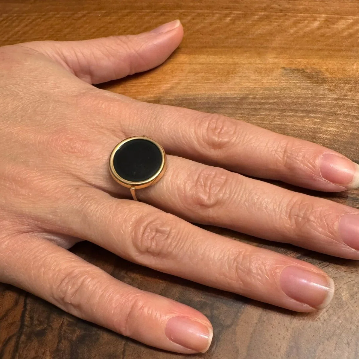 Bague GINETTE NY en or rose et onyx - Image 2
