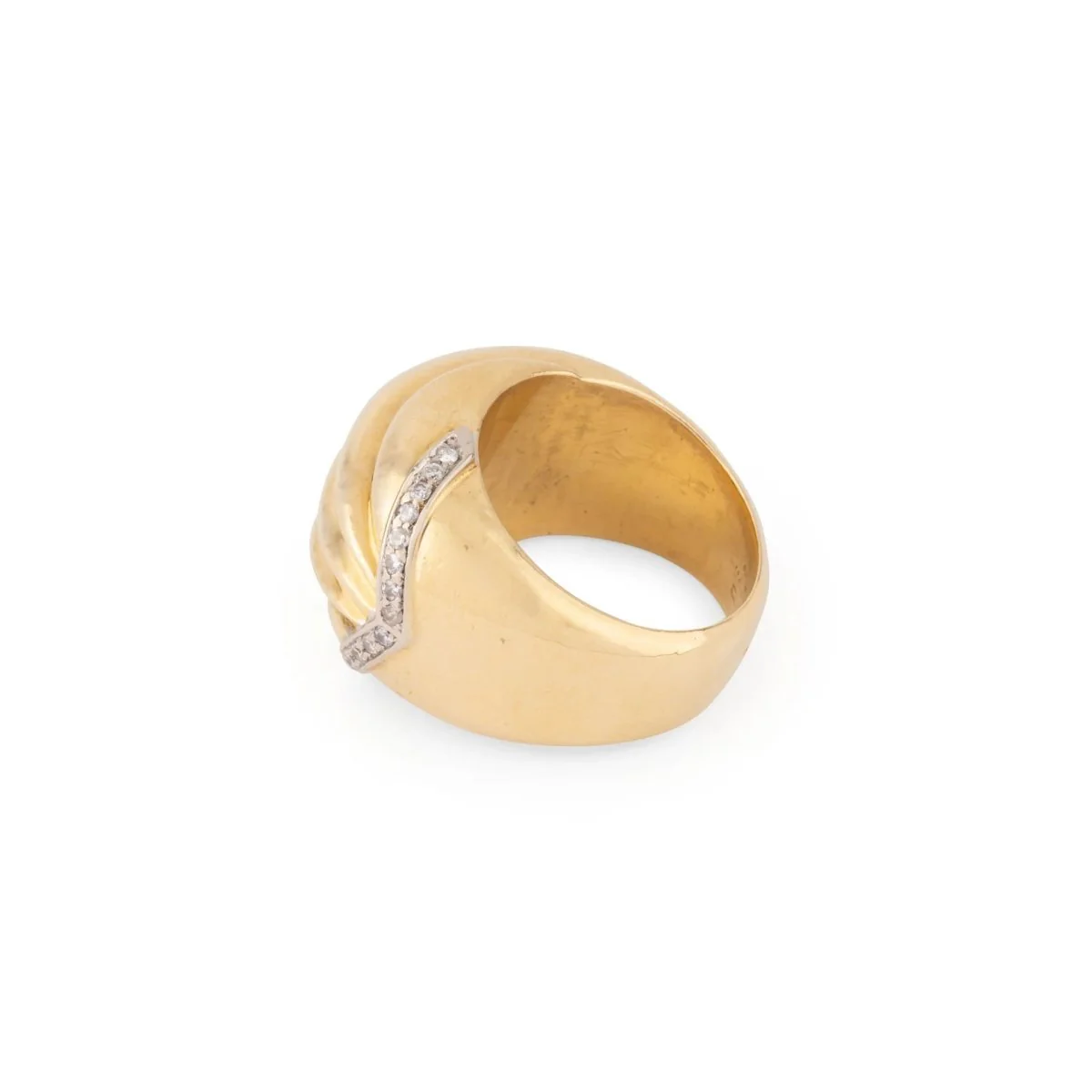 Bague godronnée en or jaune souligné d'une ligne de diamant - Image 3