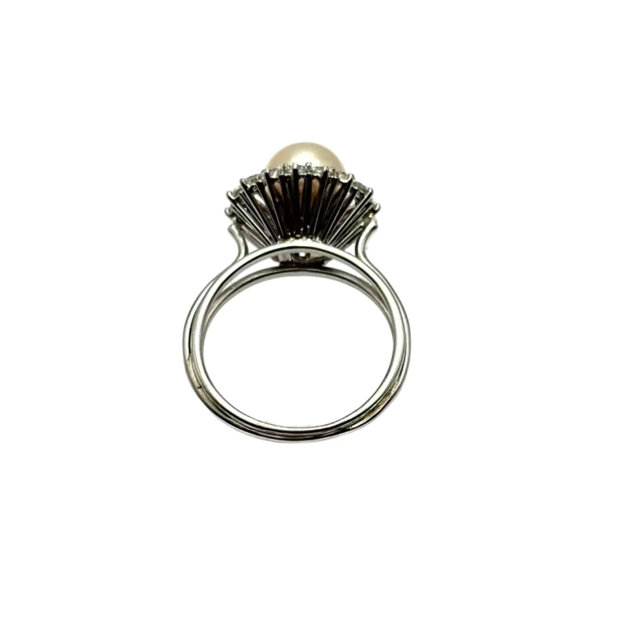 Bague Entourage en on blanc, perle et diamants - Image 10