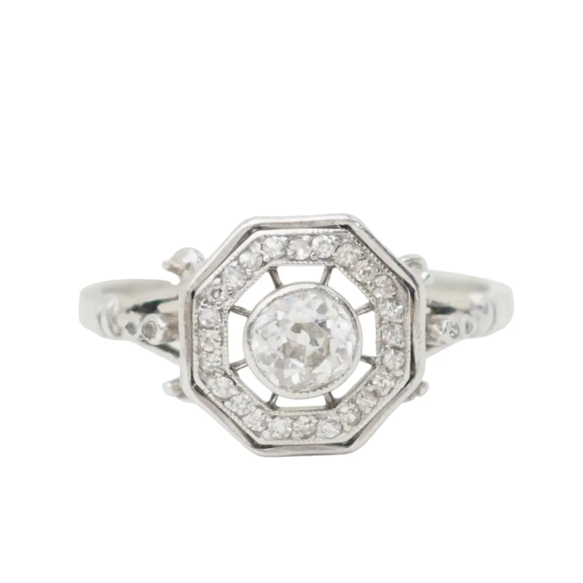 Bague Entourage en or blanc et diamants