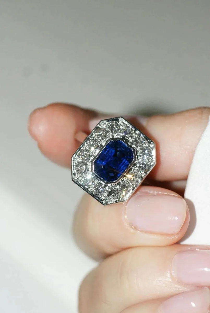 Bague Octogonale Saphir et Diamants en Platine - Image 10