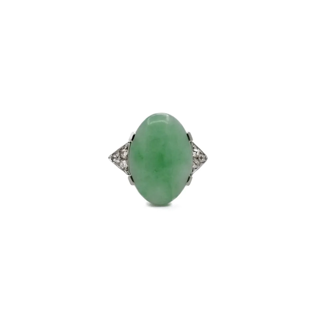 Bague jade ovale en platine et or gris avec jade et diamants