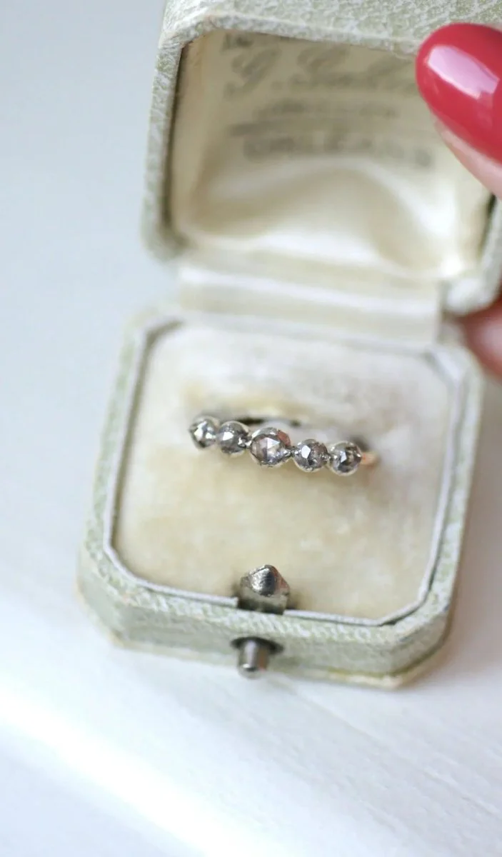 Bague jarretière ancienne diamants