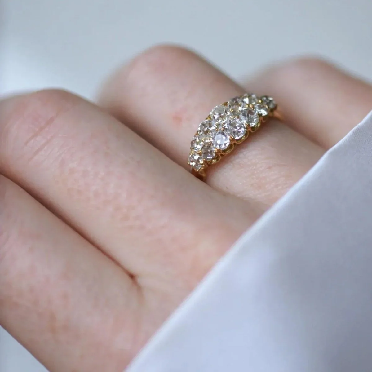 Bague Bandeau en or jaune et diamants - Image 3