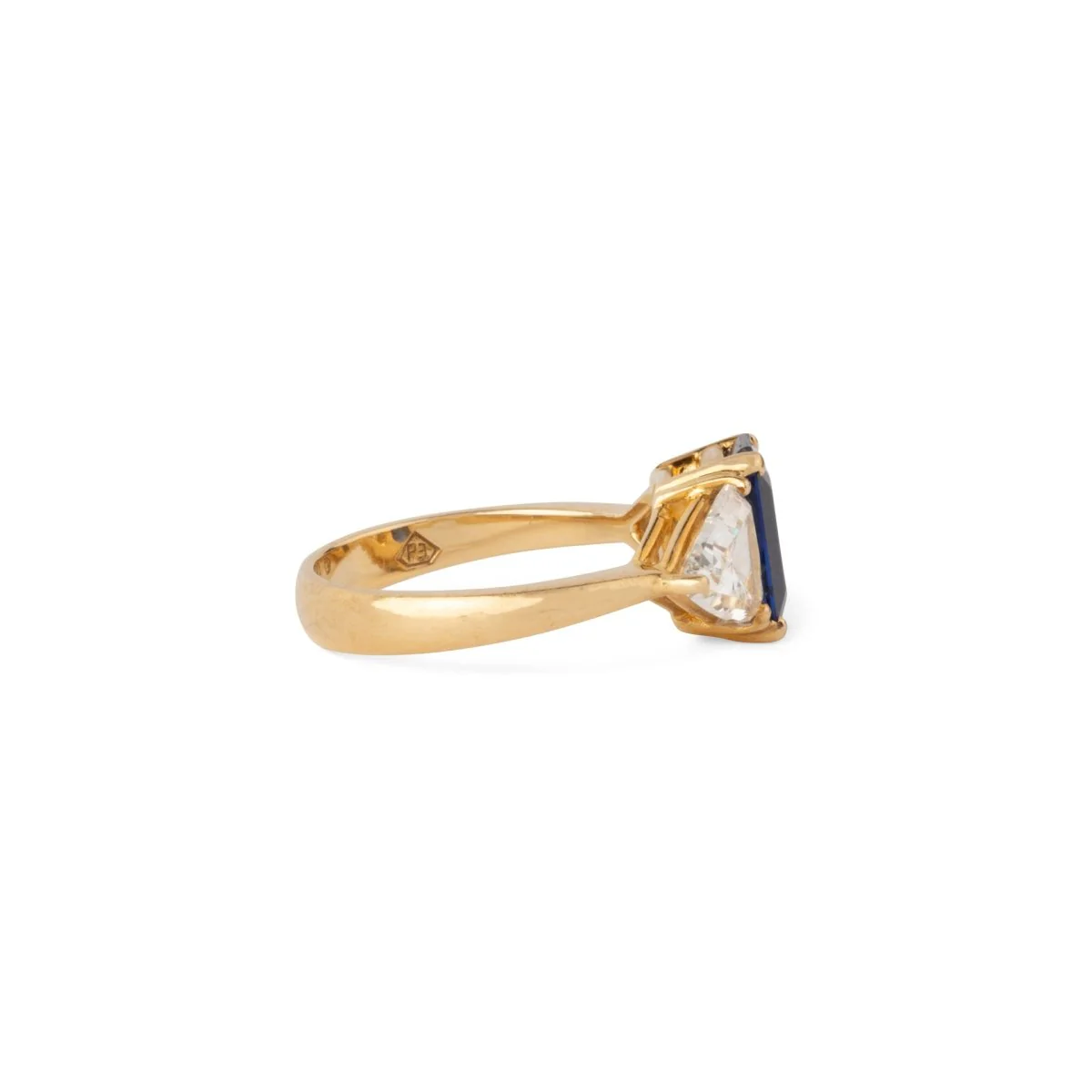 Bague Jarretière en or jaune, saphir et diamants - Image 4