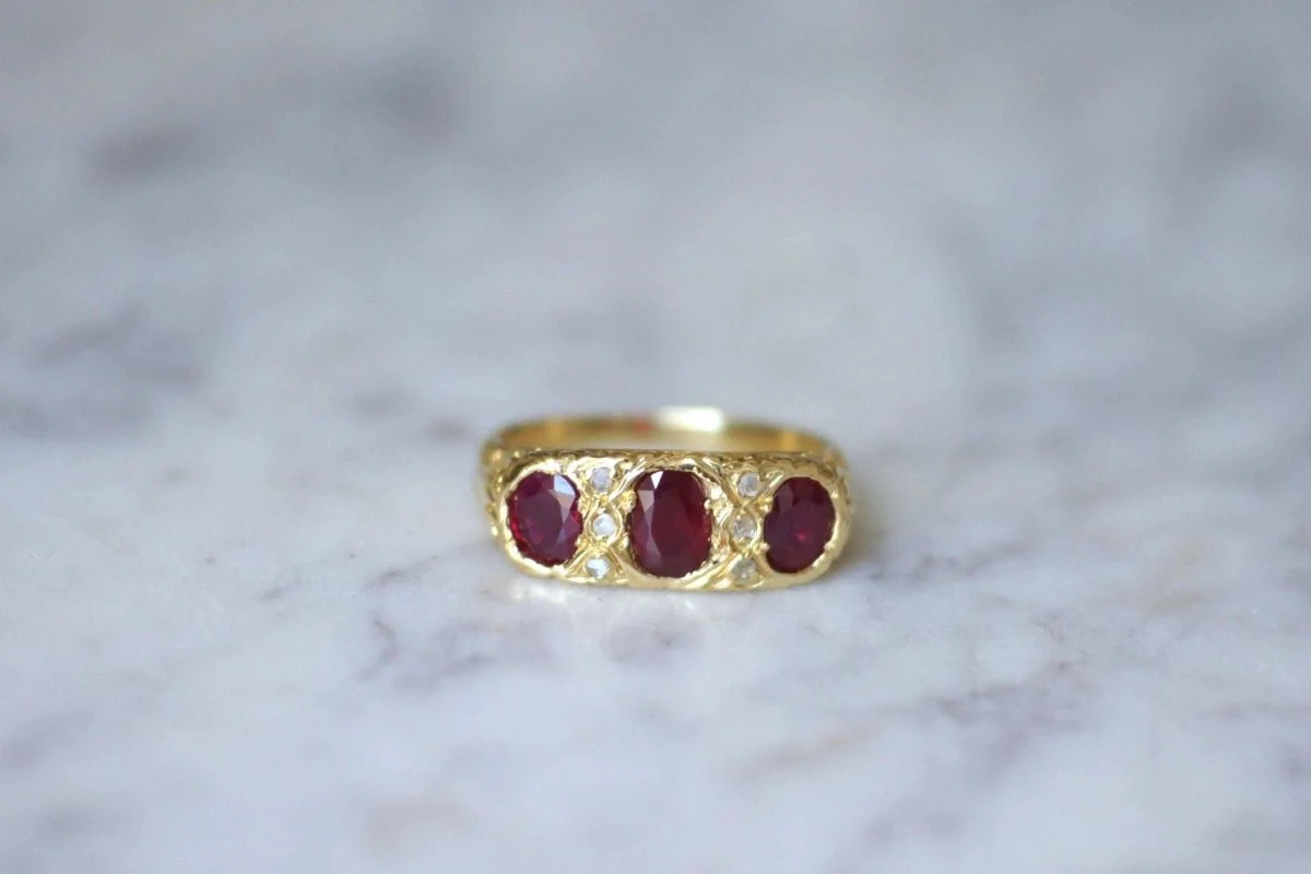 Bague jarretière rubis birmans et diamants - Image 8