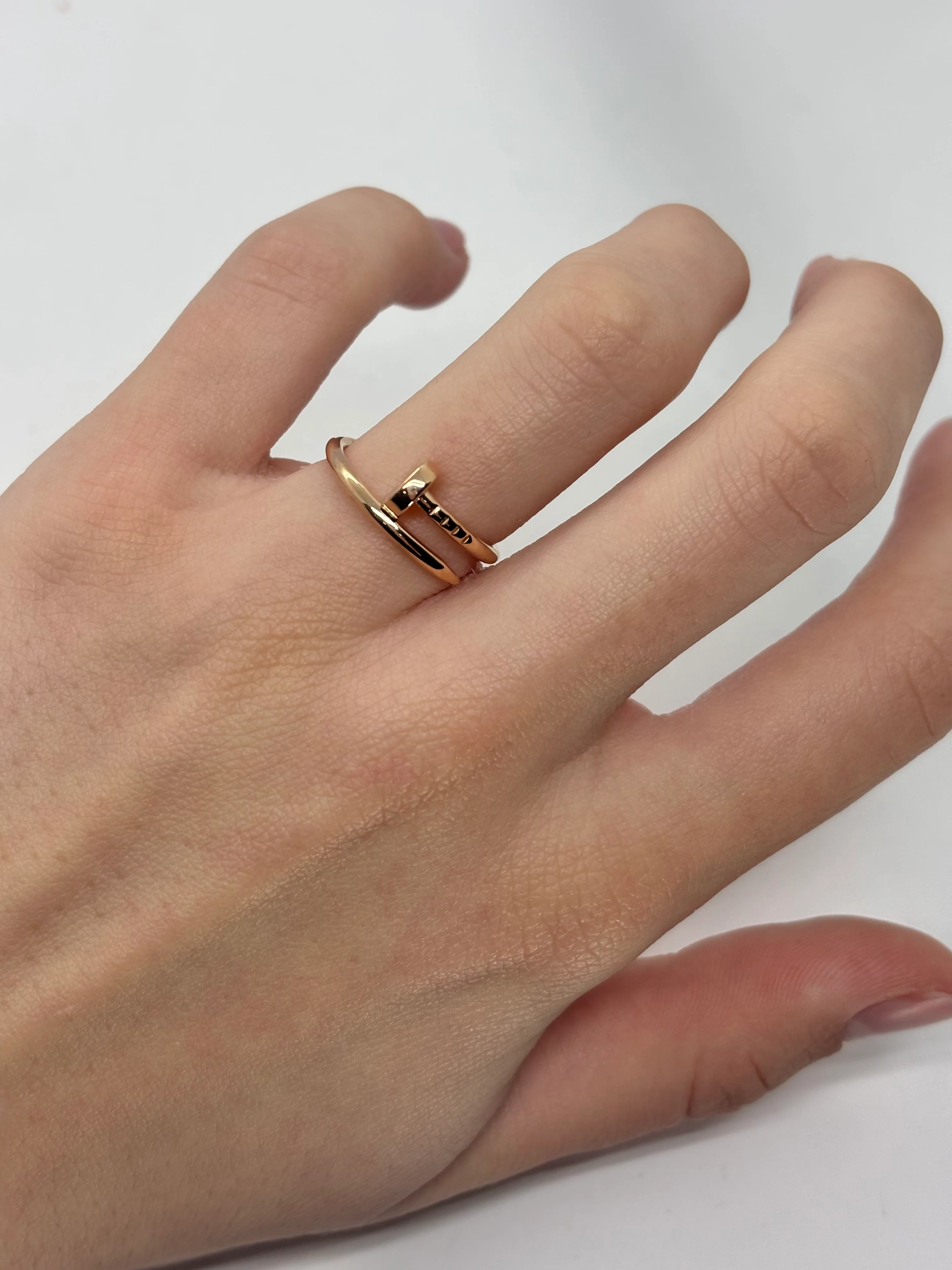 Bague Jonc CARTIER "Clou" en or rose - Image 2