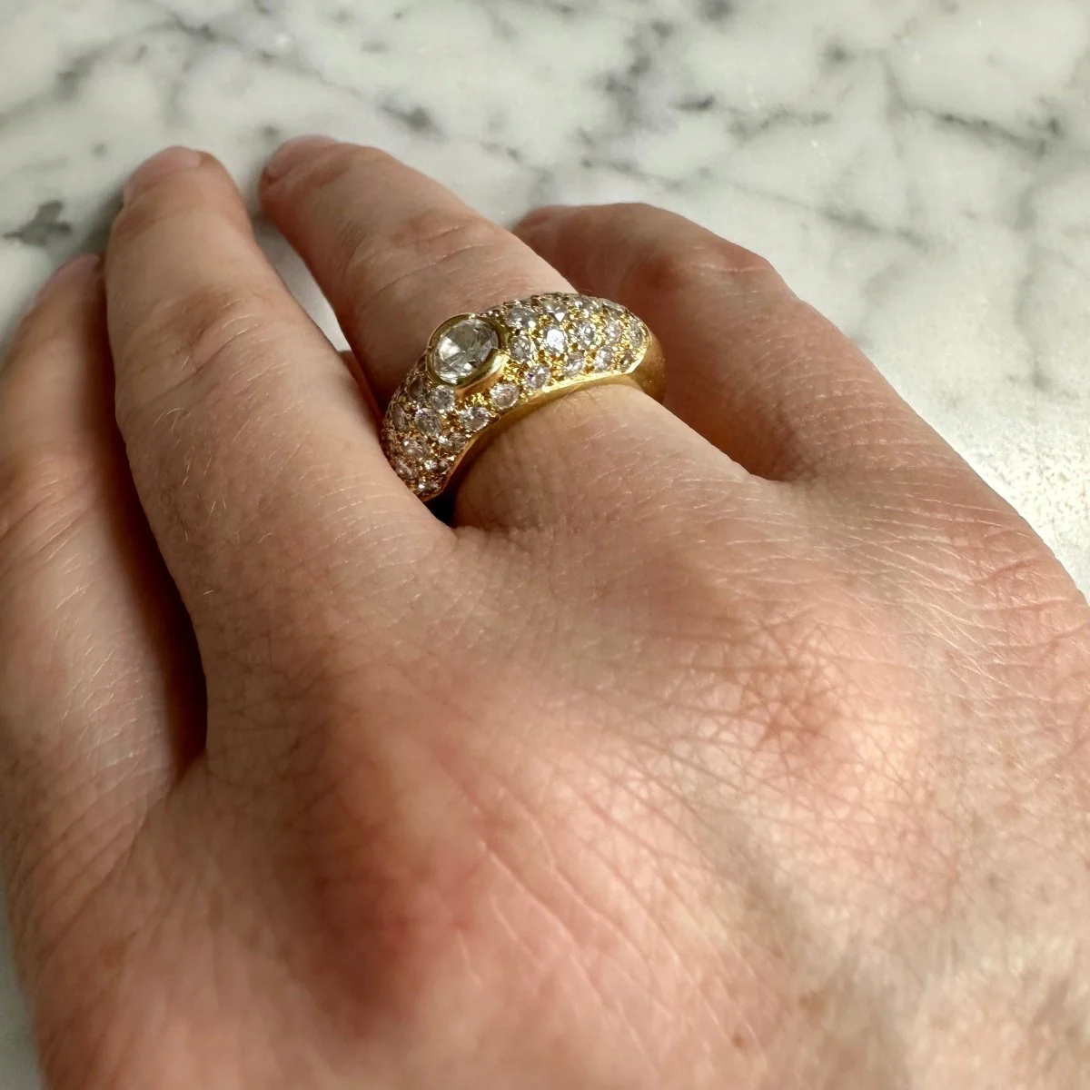 Bague Jonc en or jaune et diamants - Image 2