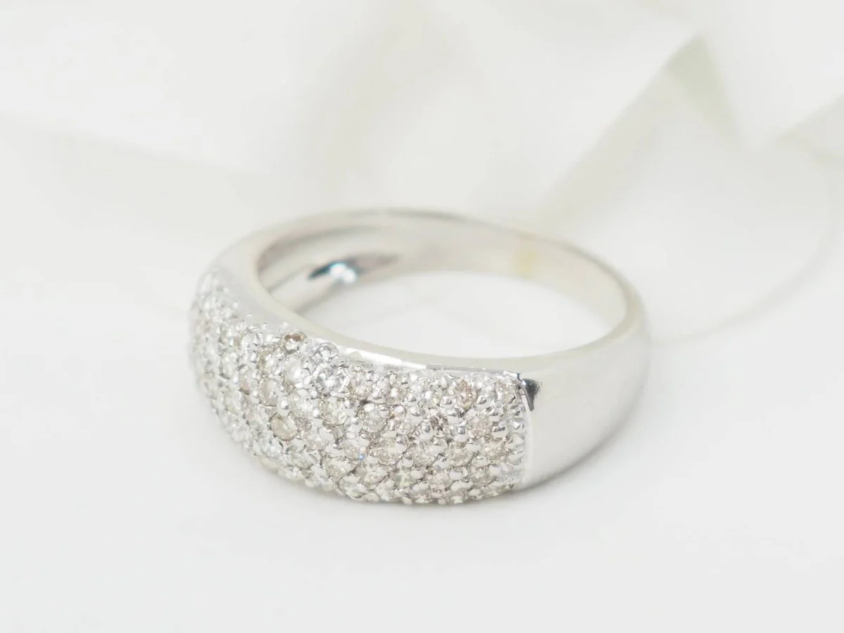 Bague jonc en or blanc et diamants - Image 9