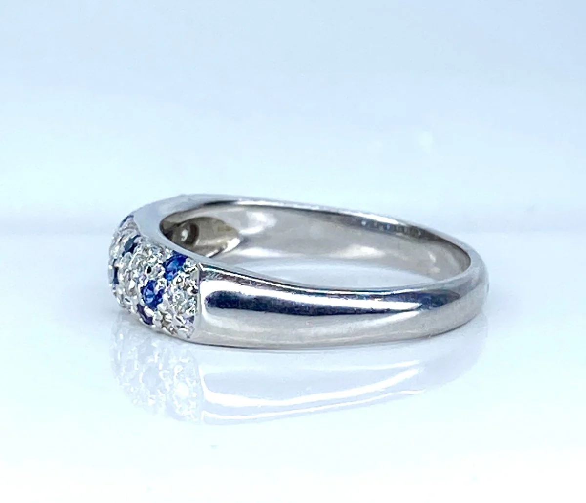 Bague Jonc en or blanc , saphirs et diamants - Image 16