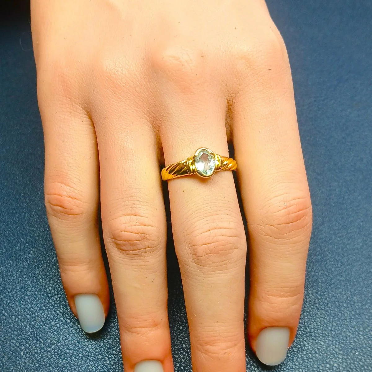 Bague Jonc en or jaune et aigue-marine - Image 2