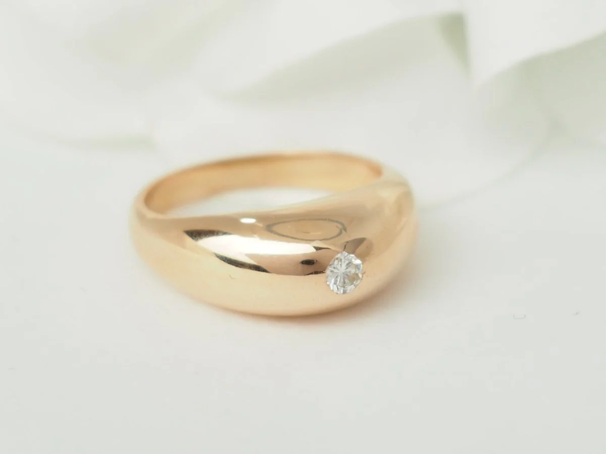 Bague jonc en or jaune et diamant - Image 2