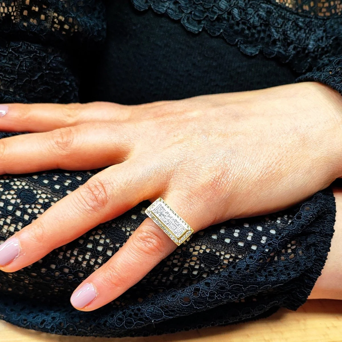 Bague Jonc en or jaune et diamants - Image 2