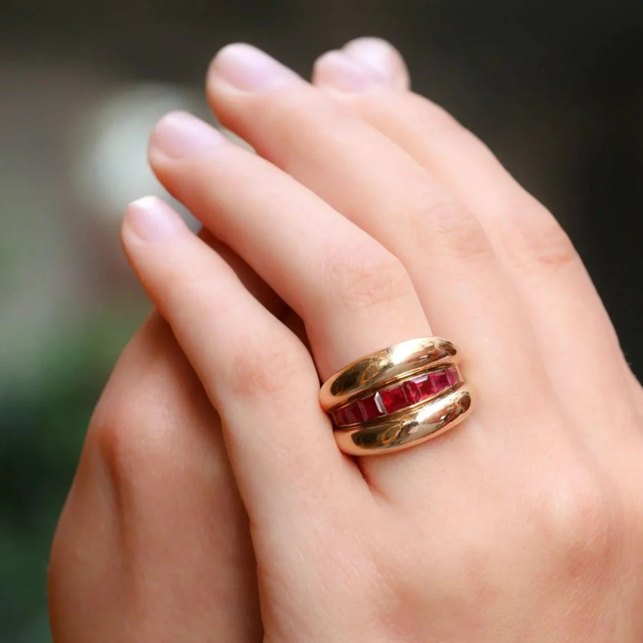 Bague jonc or jaune rubis calibrés - Image 2