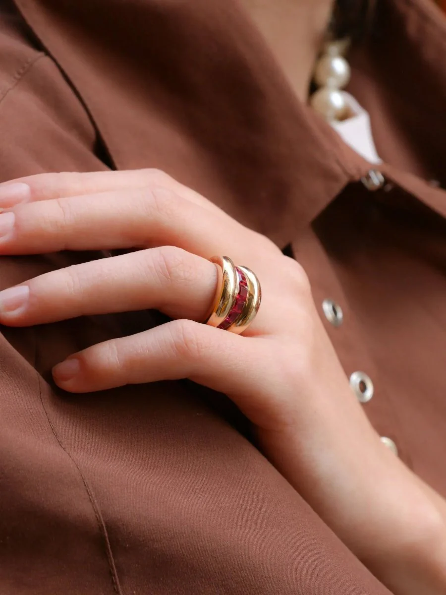 Bague jonc or jaune rubis calibrés - Image 9