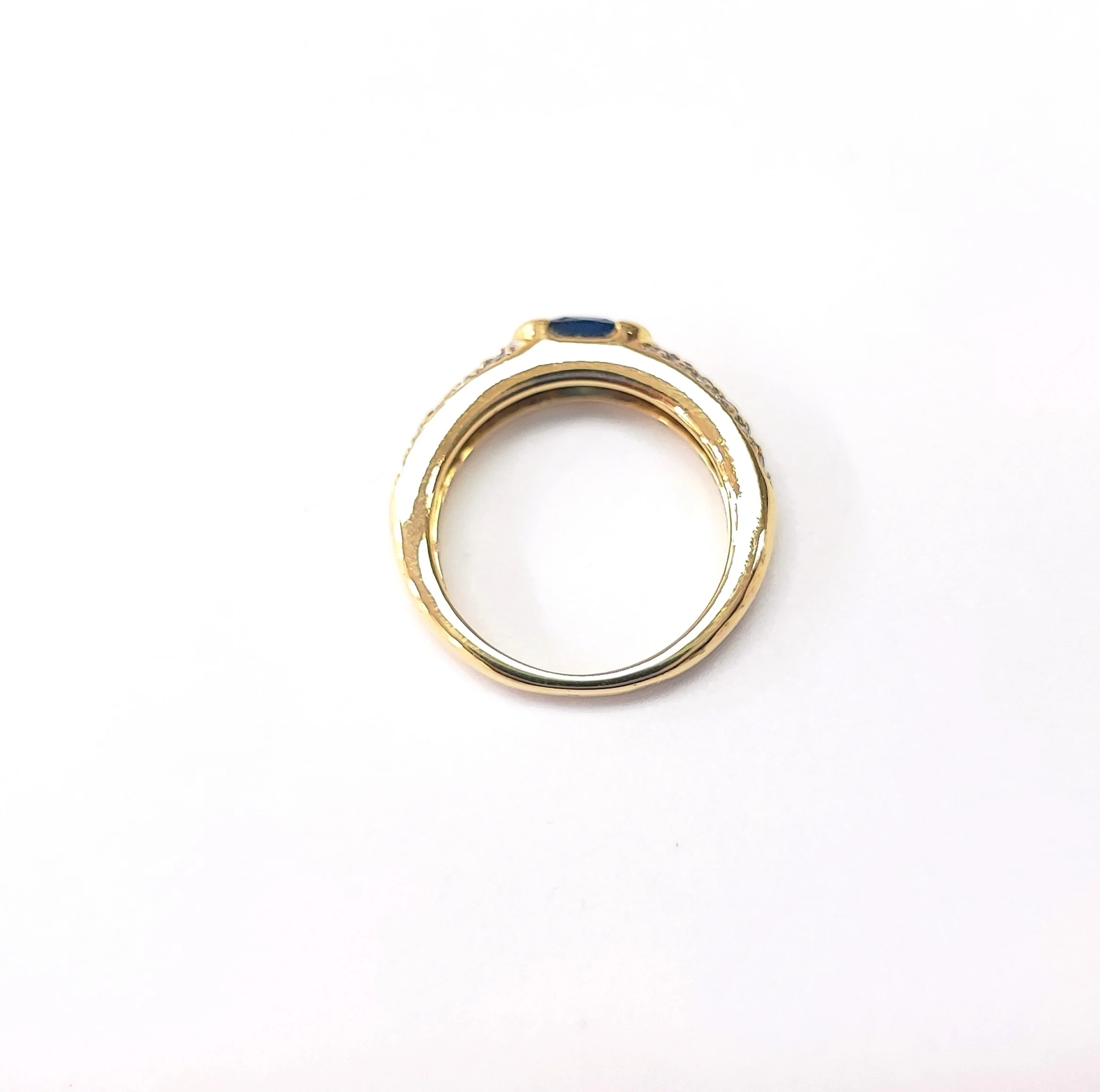 Bague Jonc en or jaune, saphir, et diamants - Image 4
