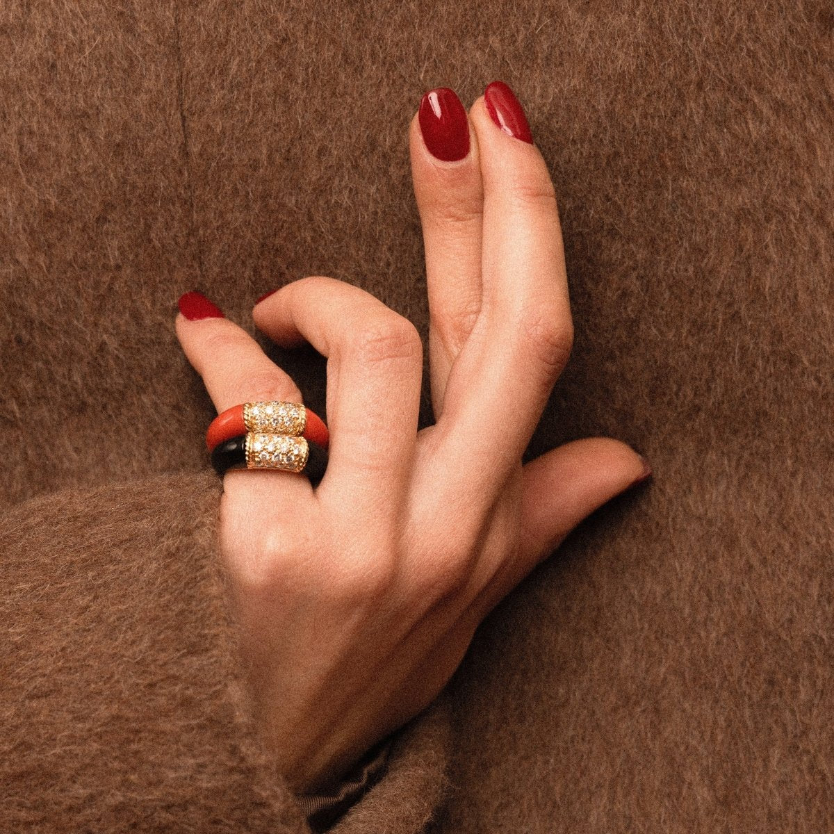 Bague Jonc VAN CLEEF & ARPELS "Philippine" en or jaune, onyx et diamants - Image 2