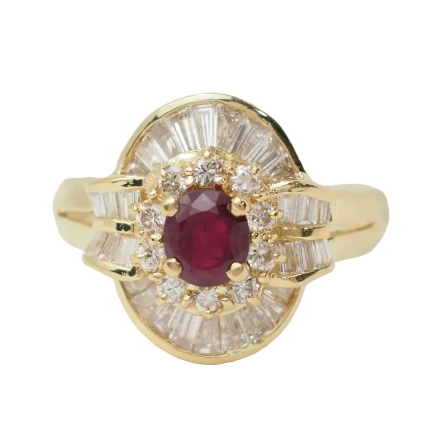 Bague Entourage en or jaune, rubis et diamants