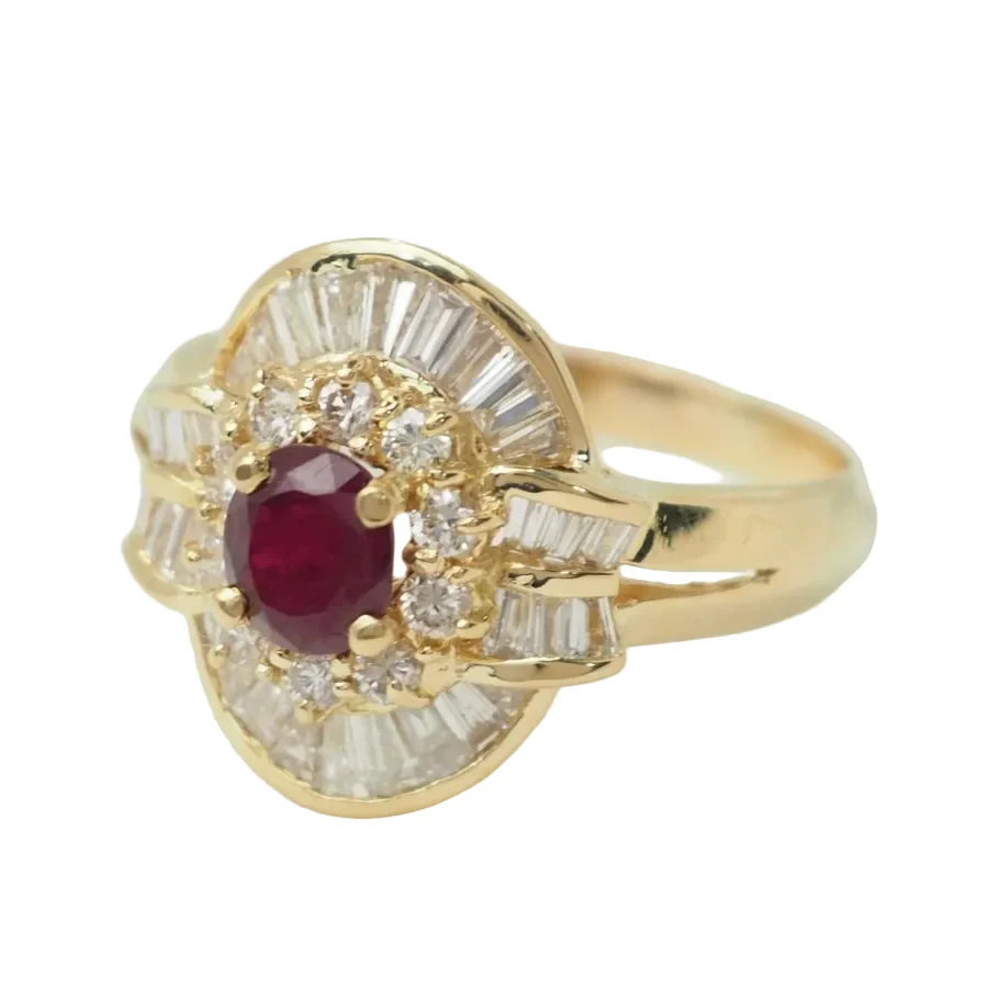Bague Entourage en or jaune, rubis et diamants - Image 3