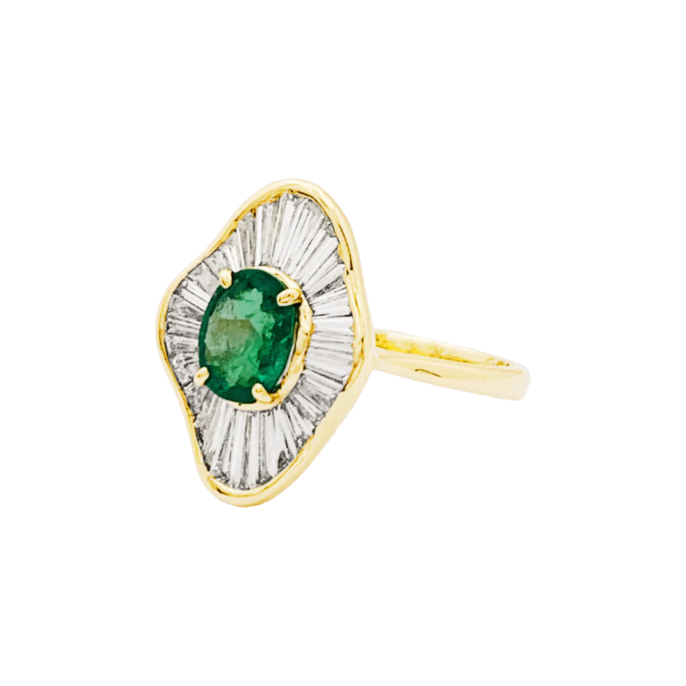 Bague Entourage en or jaune, émeraude et diamants - Image 3