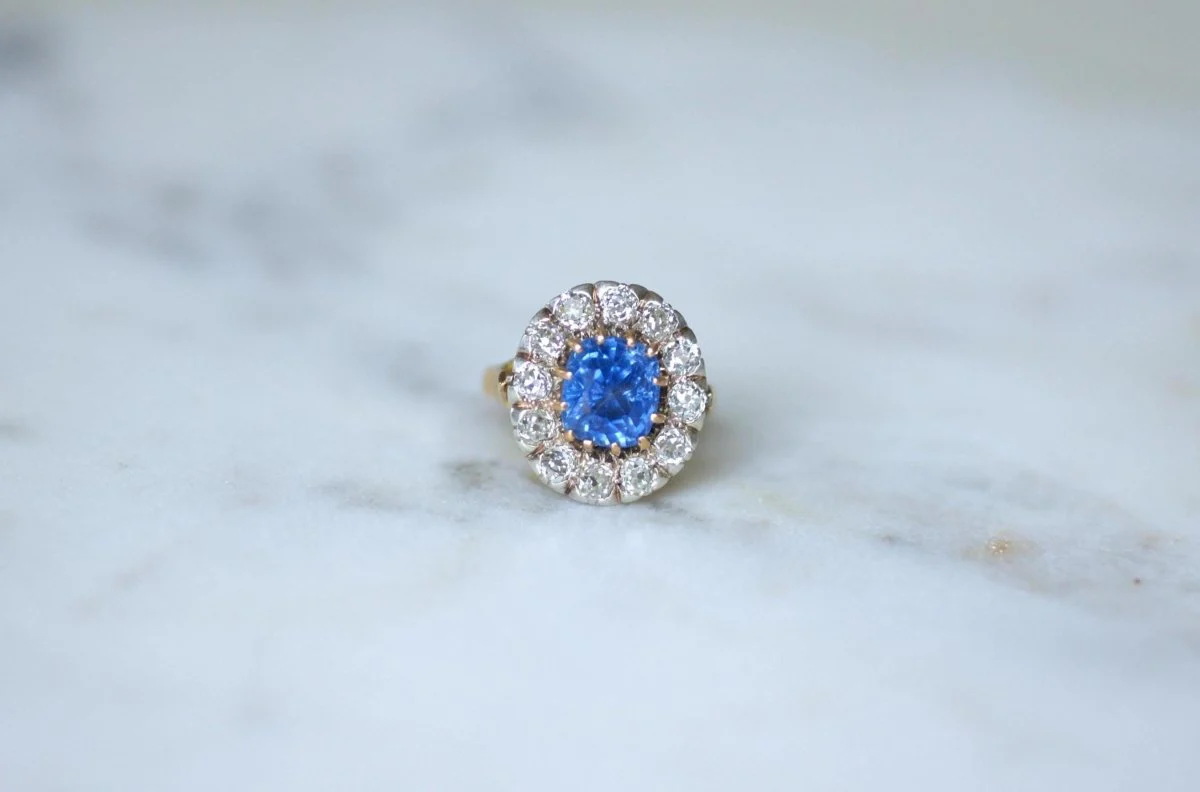 Bague Marguerite Saphir de Ceylan 4,50 Cts et Diamants - Image 3