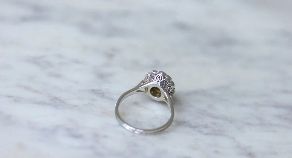 Bague marguerite en or jaune, platine saphir et diamants - Image 9