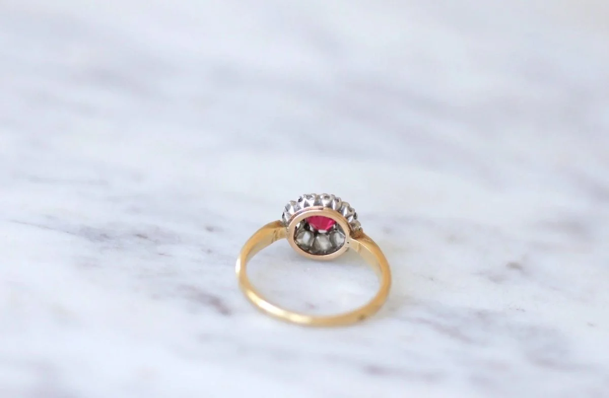 Bague marguerite spinelle rouge entourage diamants - Image 8