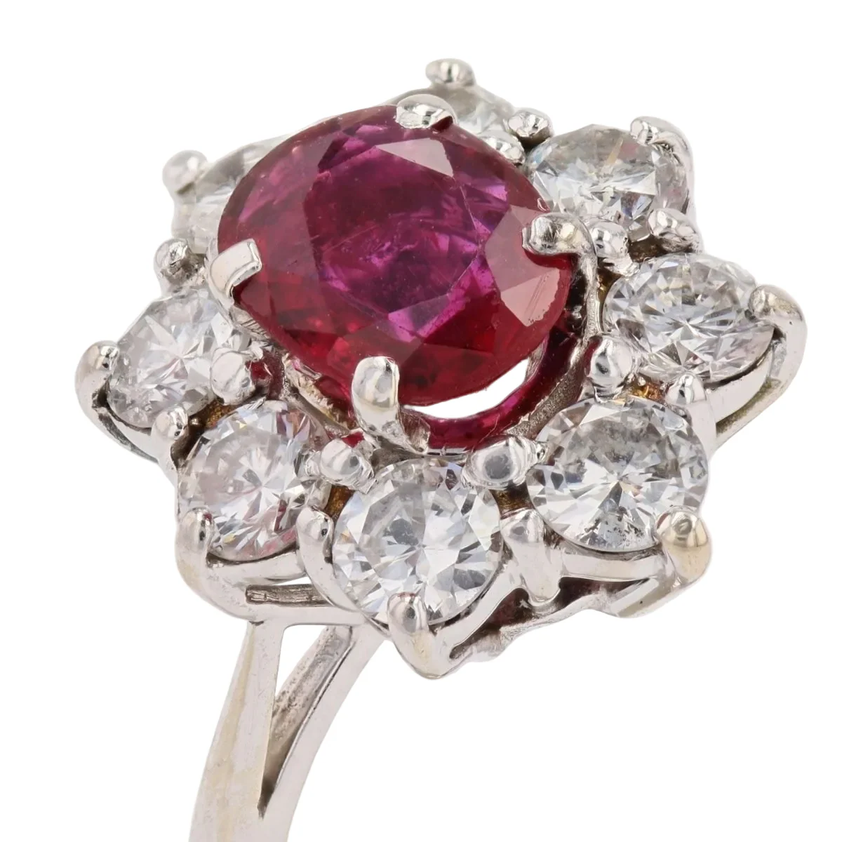 Bague Marguerite en or blanc, rubis et diamants - Image 6