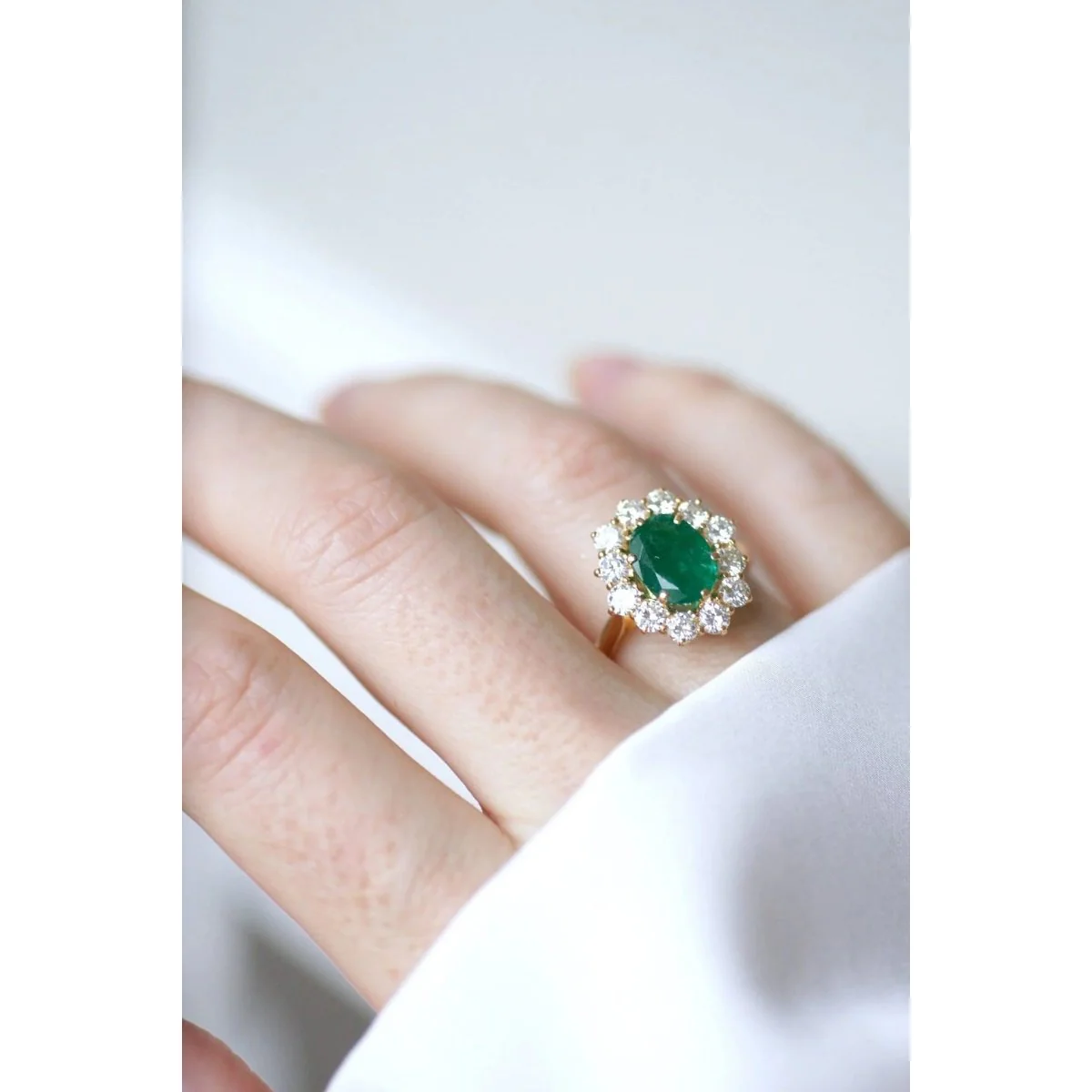 Bague marguerite émeraude 2,00 Cts et diamants - Image 2
