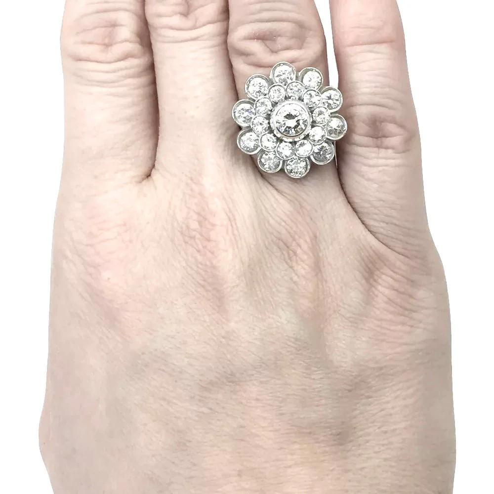 Bague marguerite en or blanc, diamants - Image 6