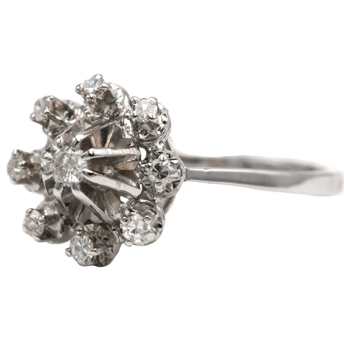 Bague Marguerite en or blanc et diamants - Image 2