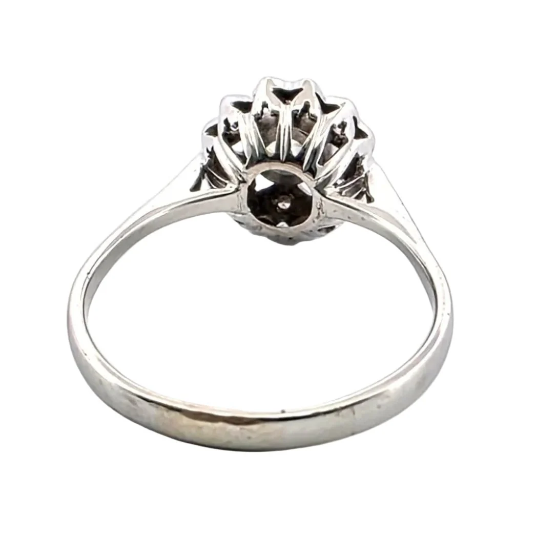 Bague Marguerite en or blanc et diamants - Image 3