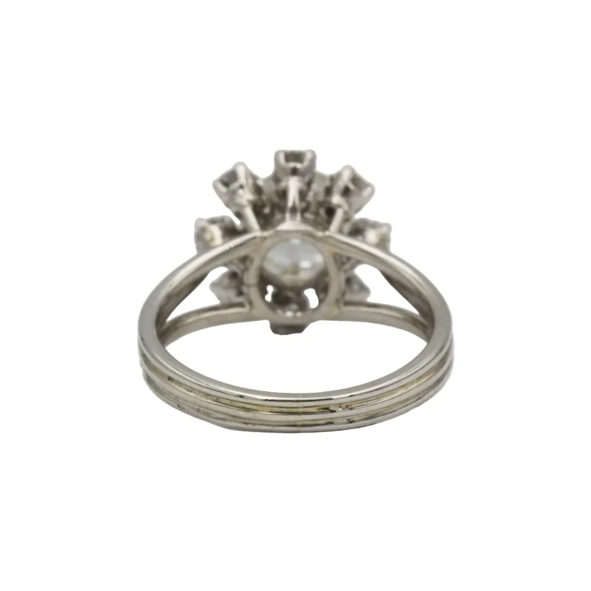 Bague Marguerite en or blanc, platine et diamant - Image 6