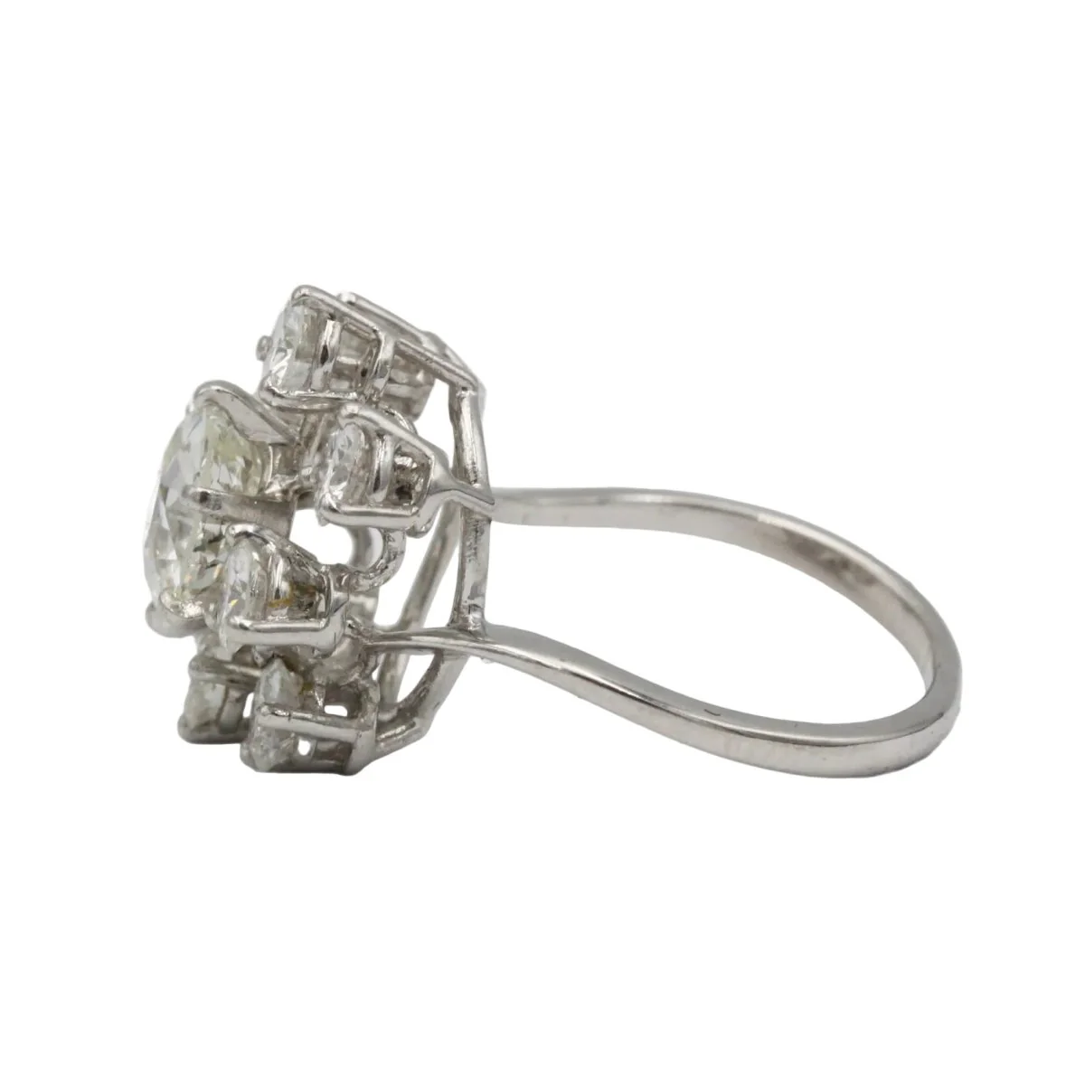 Bague Marguerite en or blanc, platine et diamants - Image 4