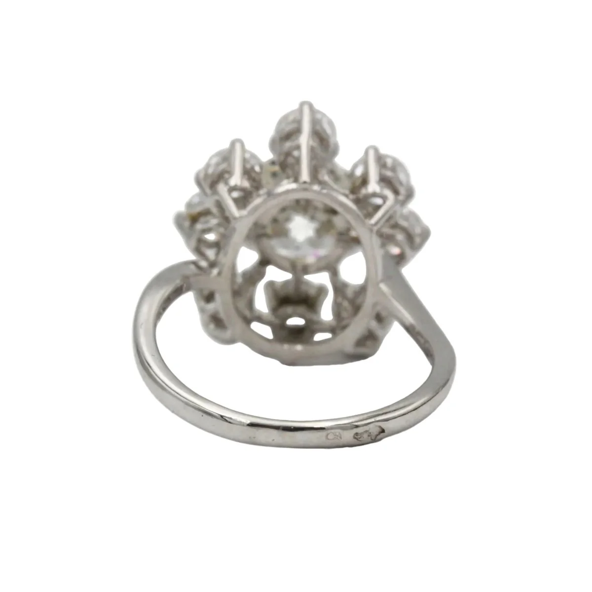 Bague Marguerite en or blanc, platine et diamants - Image 6
