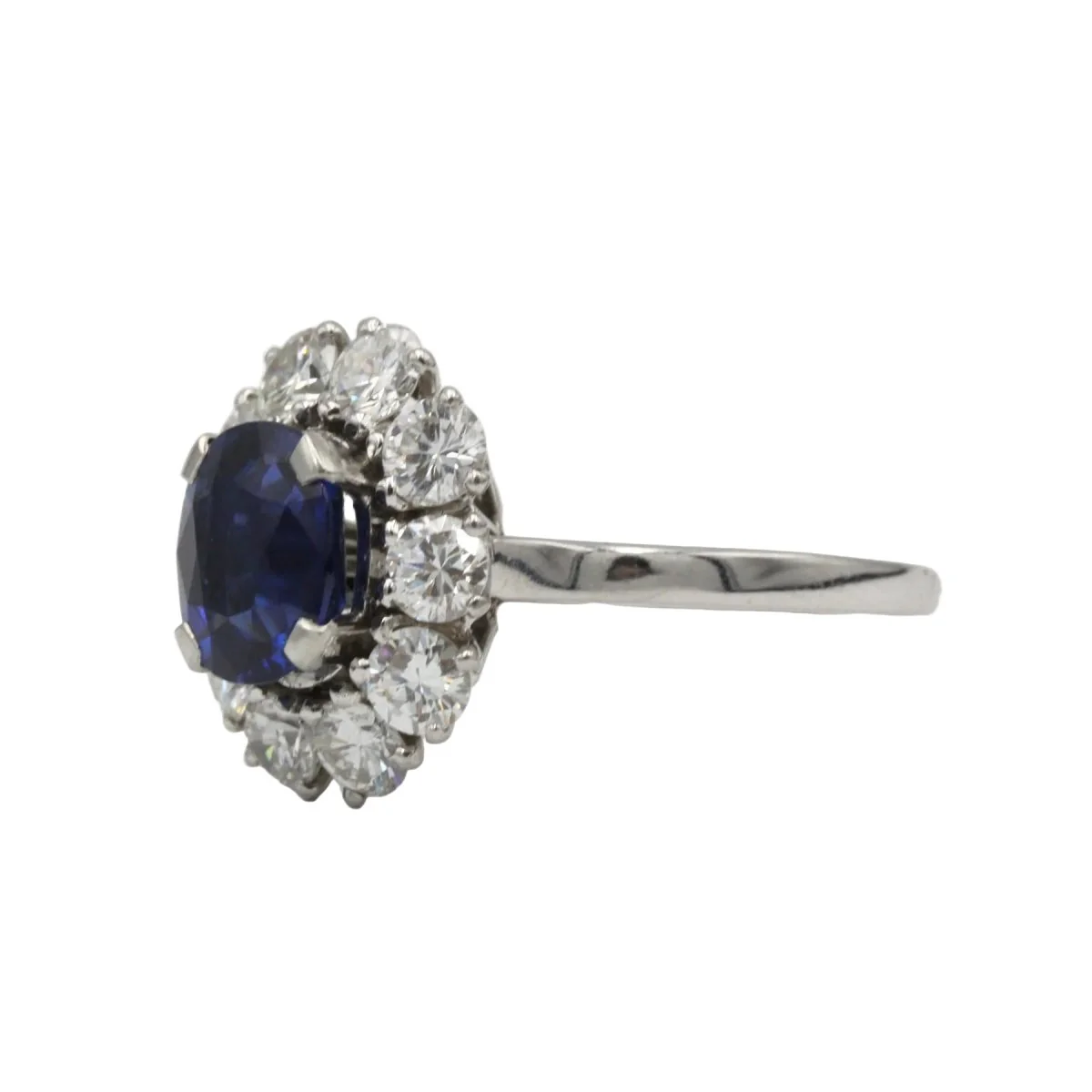 Bague Marguerite en or blanc, platine, saphir et diamants - Image 2