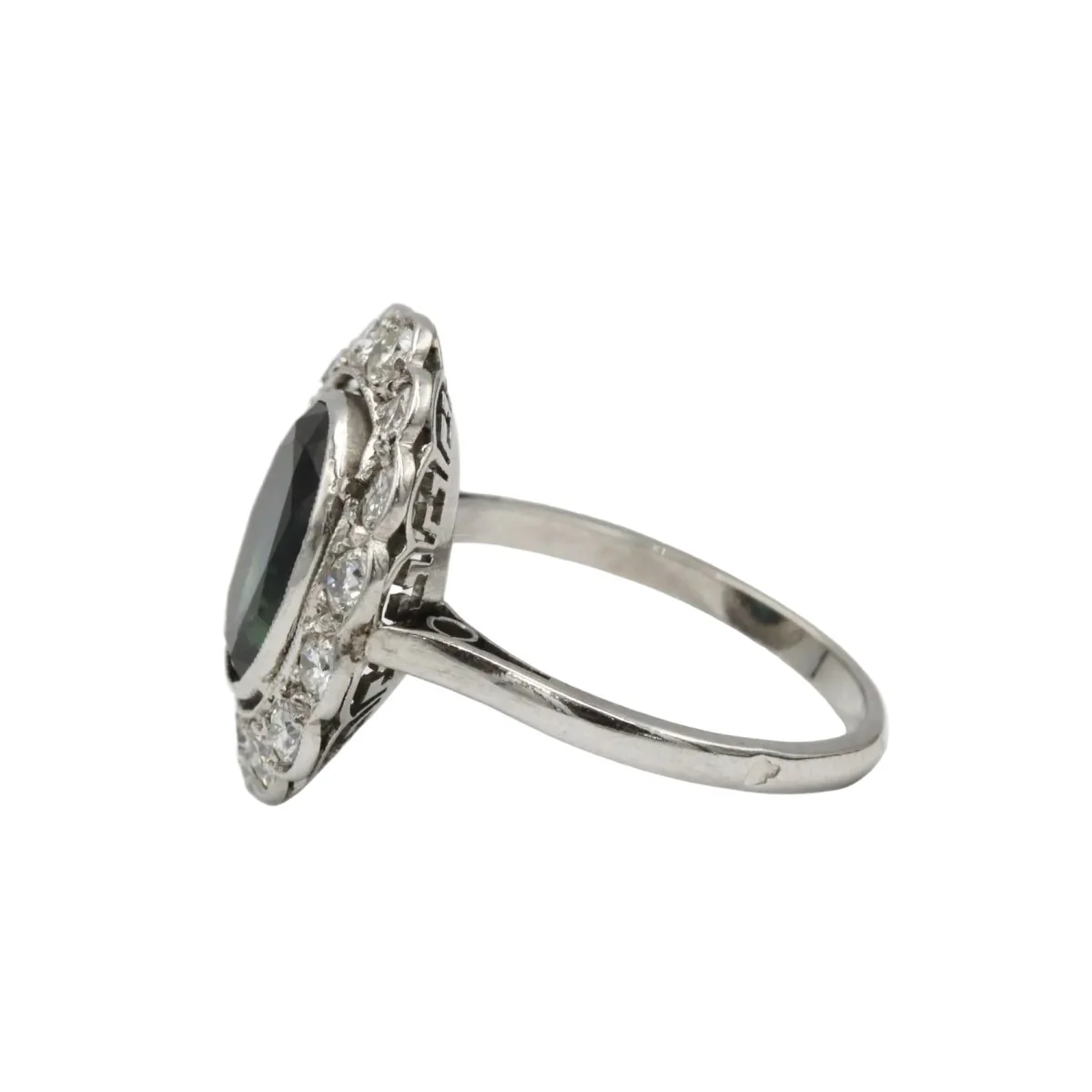 Bague Marguerite en or blanc, saphir et diamants - Image 3
