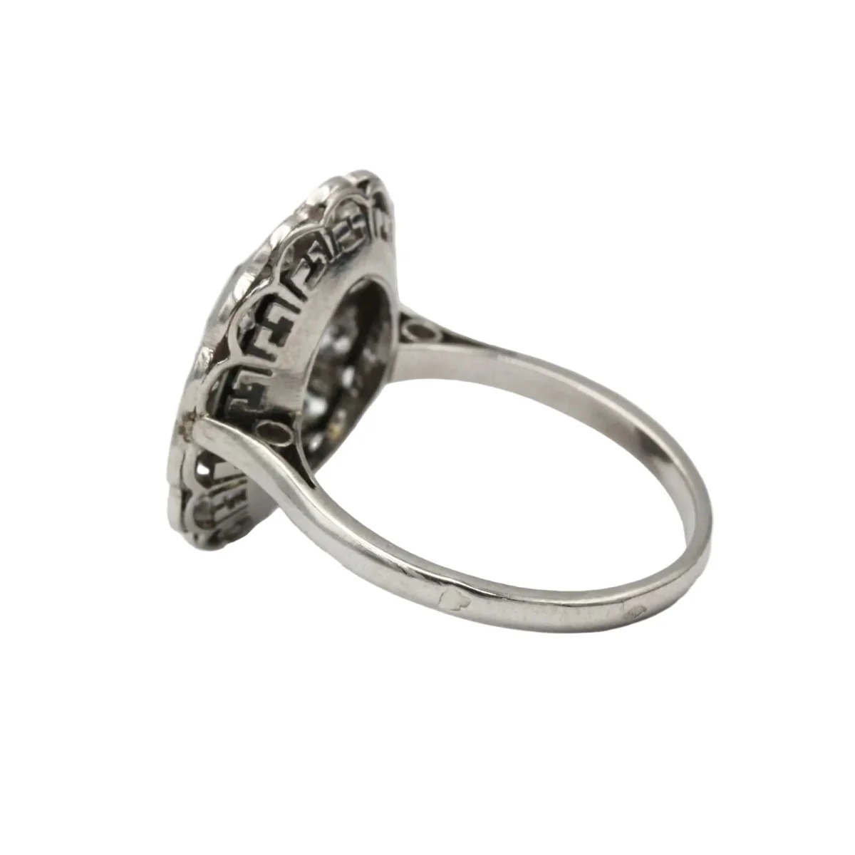 Bague Marguerite en or blanc, saphir et diamants - Image 4
