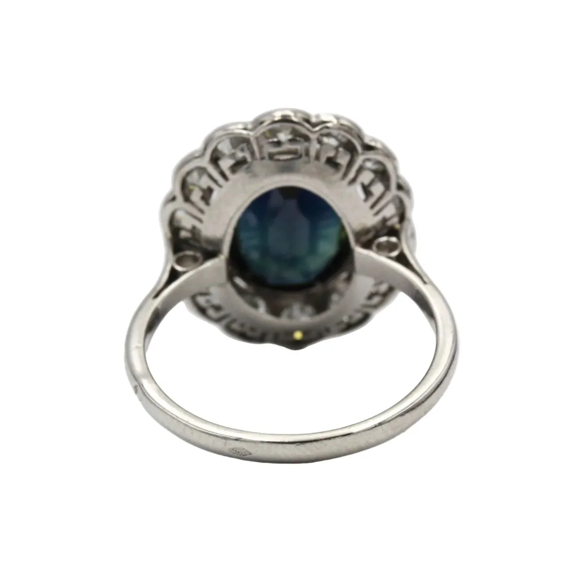 Bague Marguerite en or blanc, saphir et diamants - Image 5
