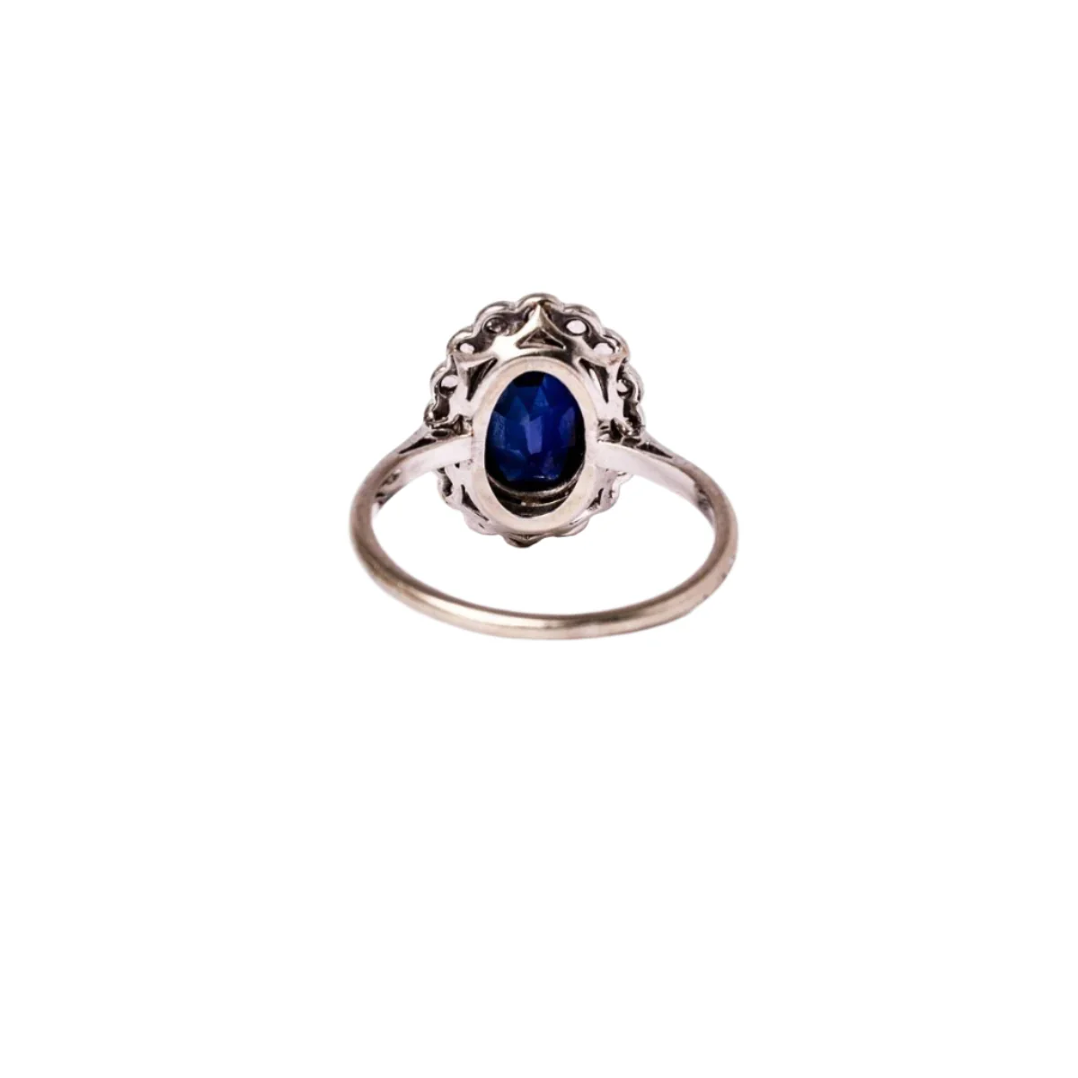 Bague Marguerite en or blanc, saphir et diamants - Image 5