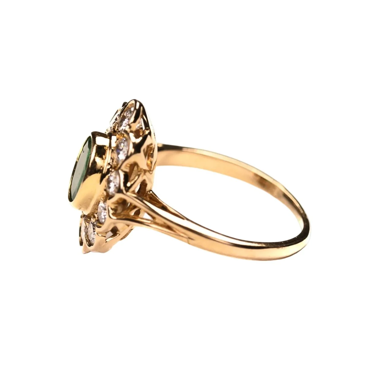 Bague Marguerite en or jaune, émeraude et diamants - Image 3