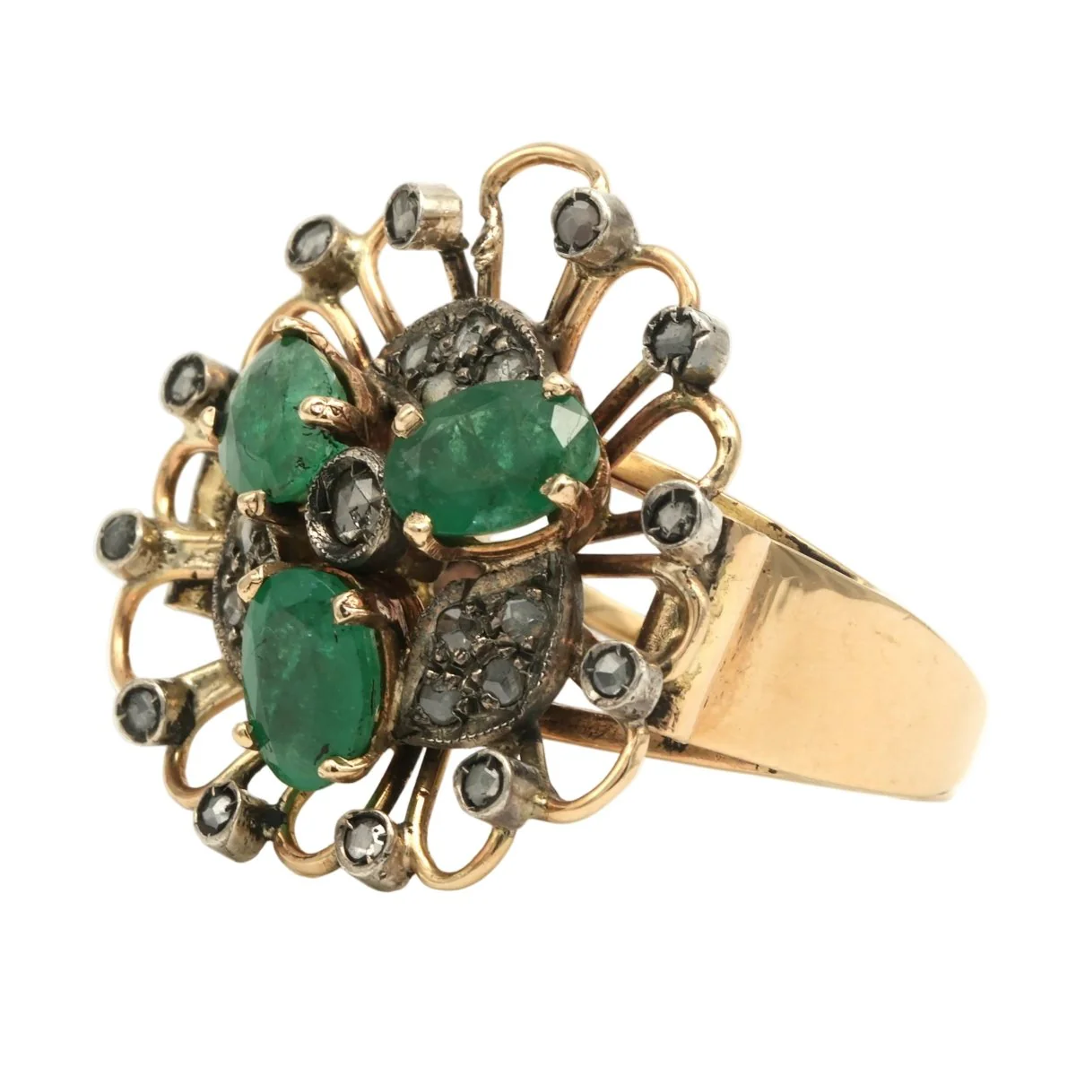 Bague Marguerite en or jaune, émeraudes et diamants - Image 2