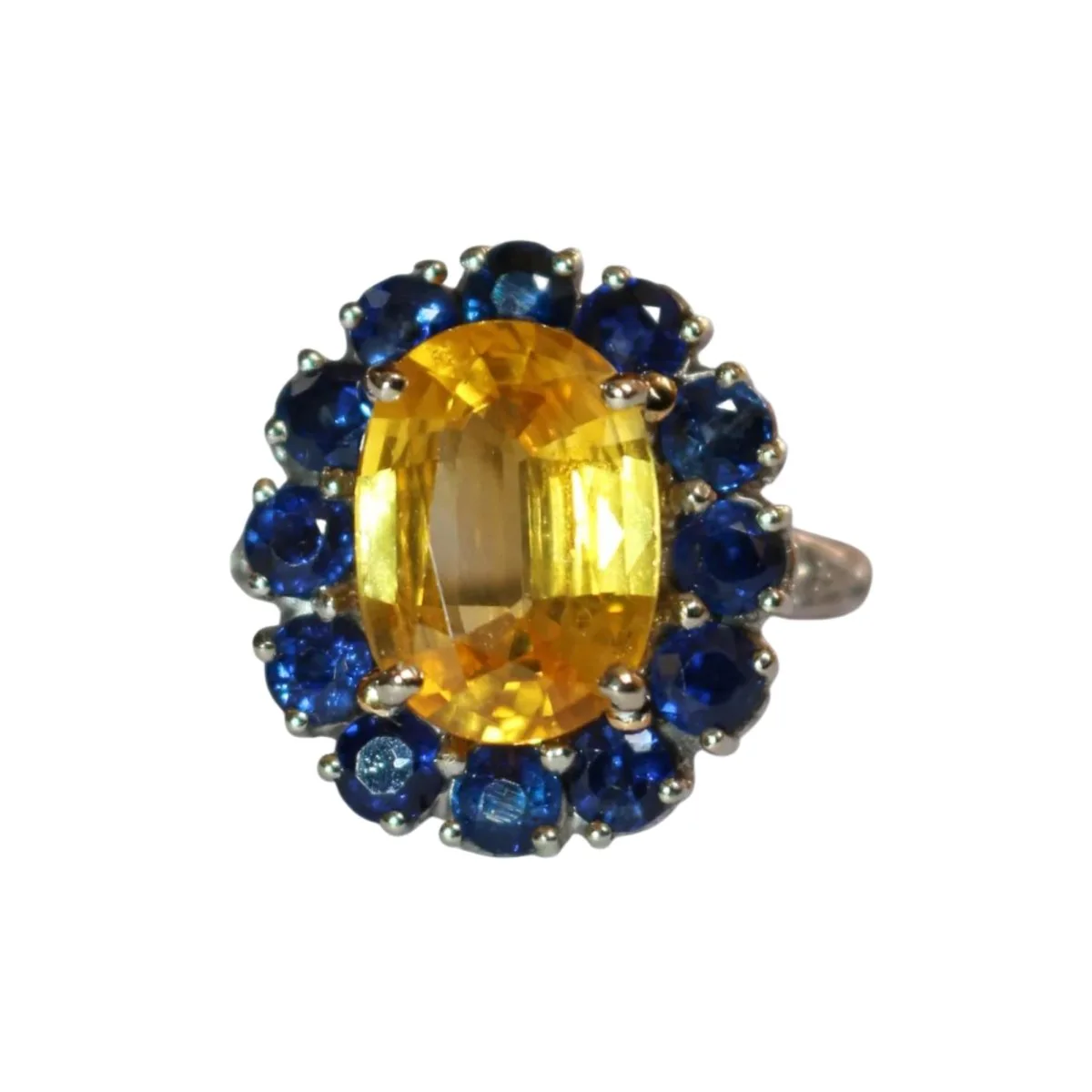 Bague Marguerite en or jaune, saphirs et diamants